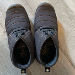 Winter women water repellent shoes size 6-6.5